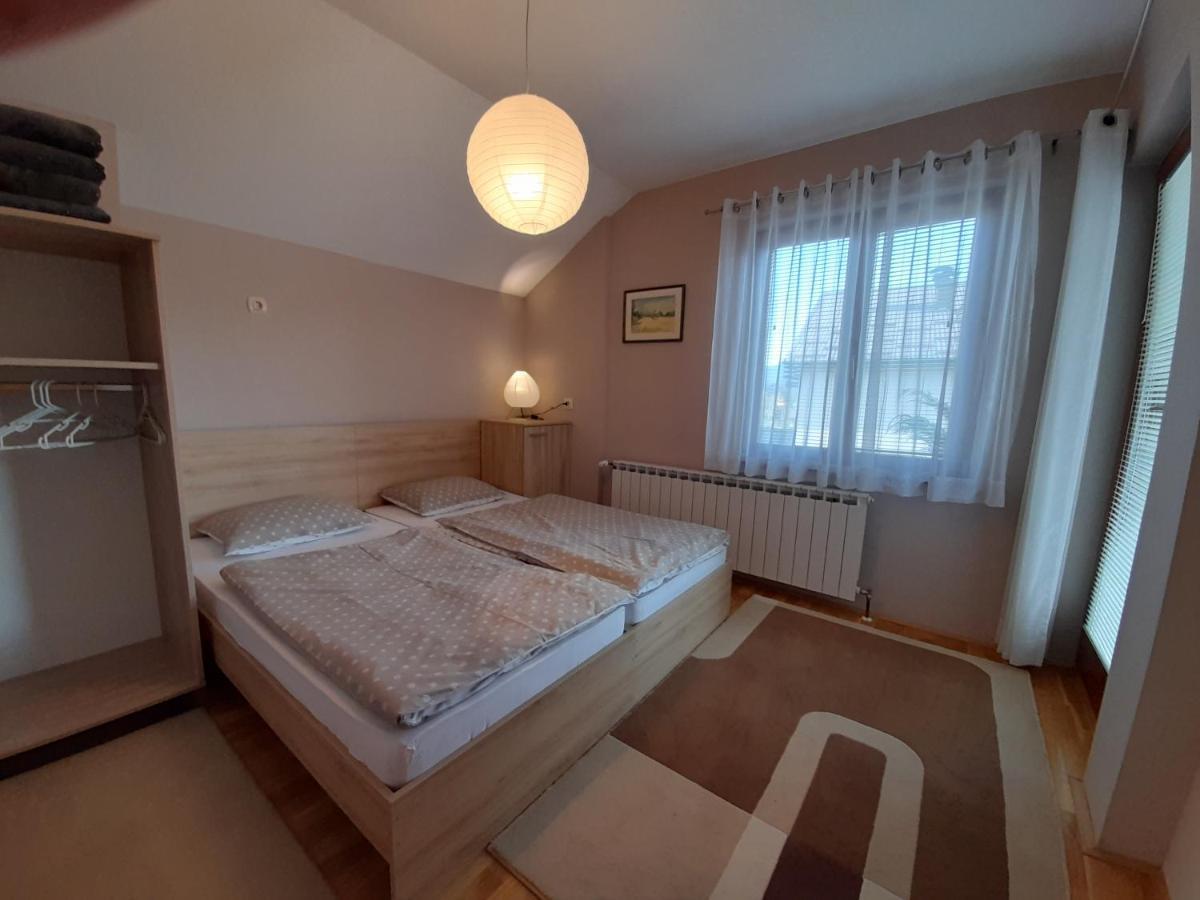Apartmani Exit Pale Luaran gambar