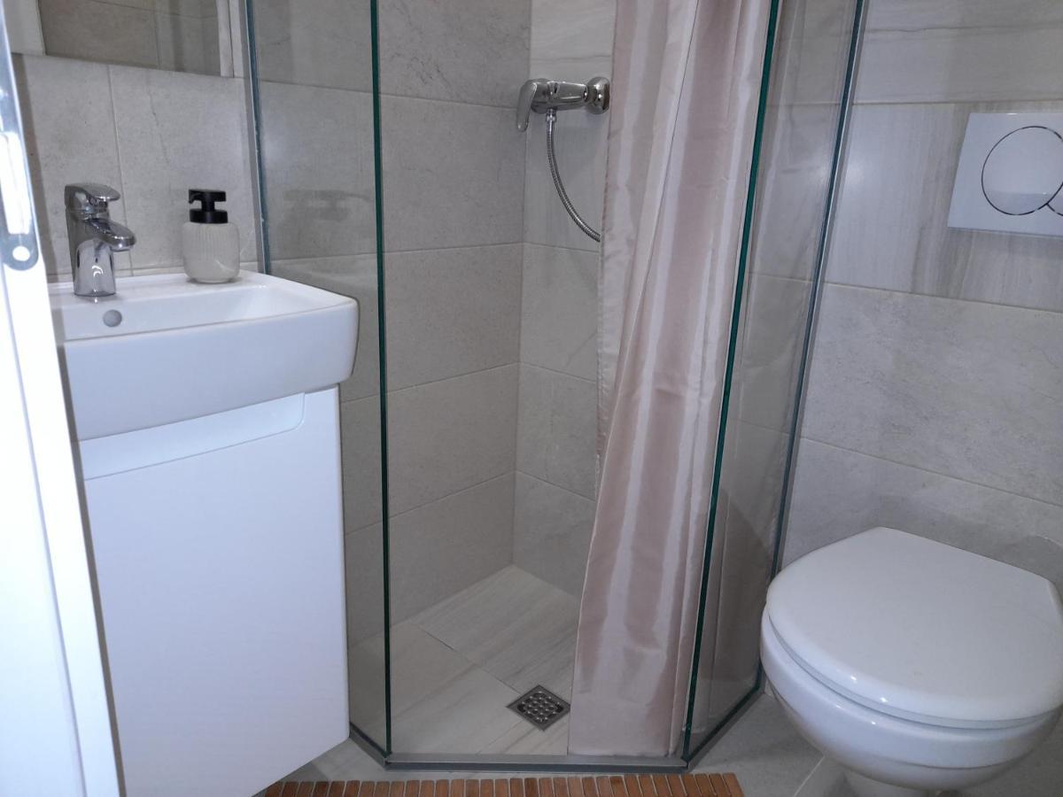 Apartmani Exit Pale Luaran gambar