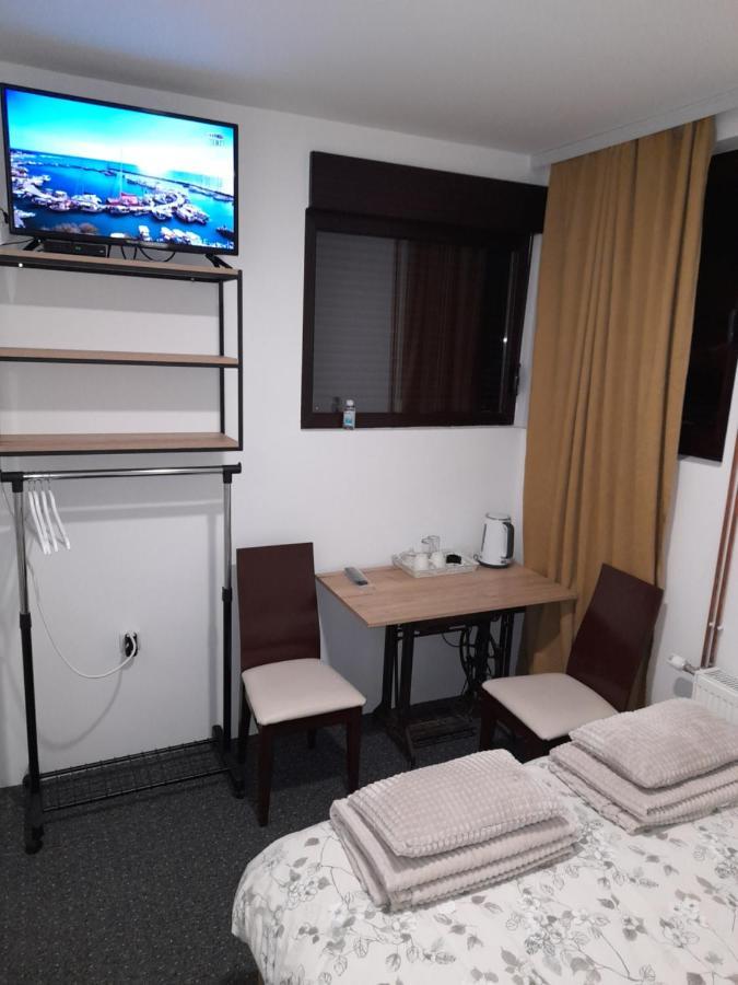 Apartmani Exit Pale Luaran gambar