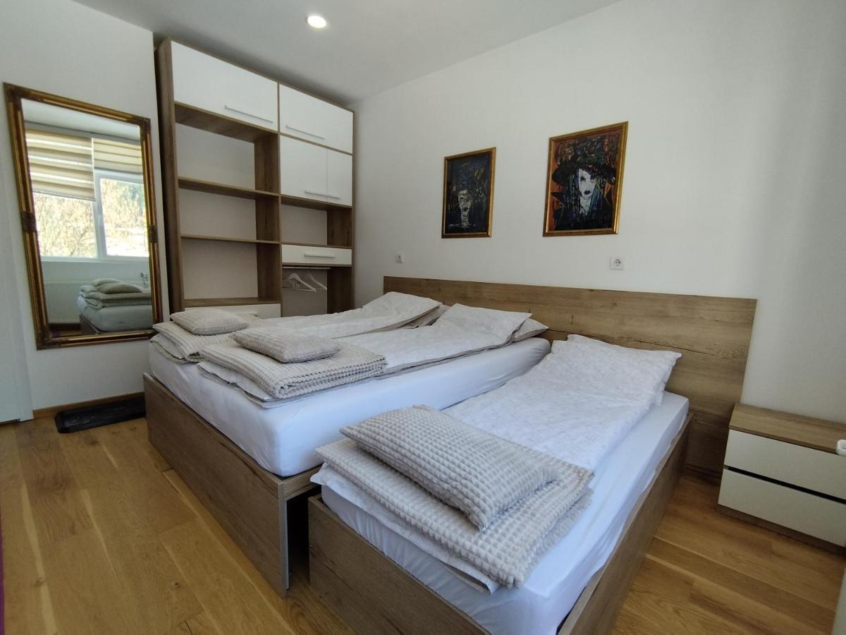 Apartmani Exit Pale Luaran gambar