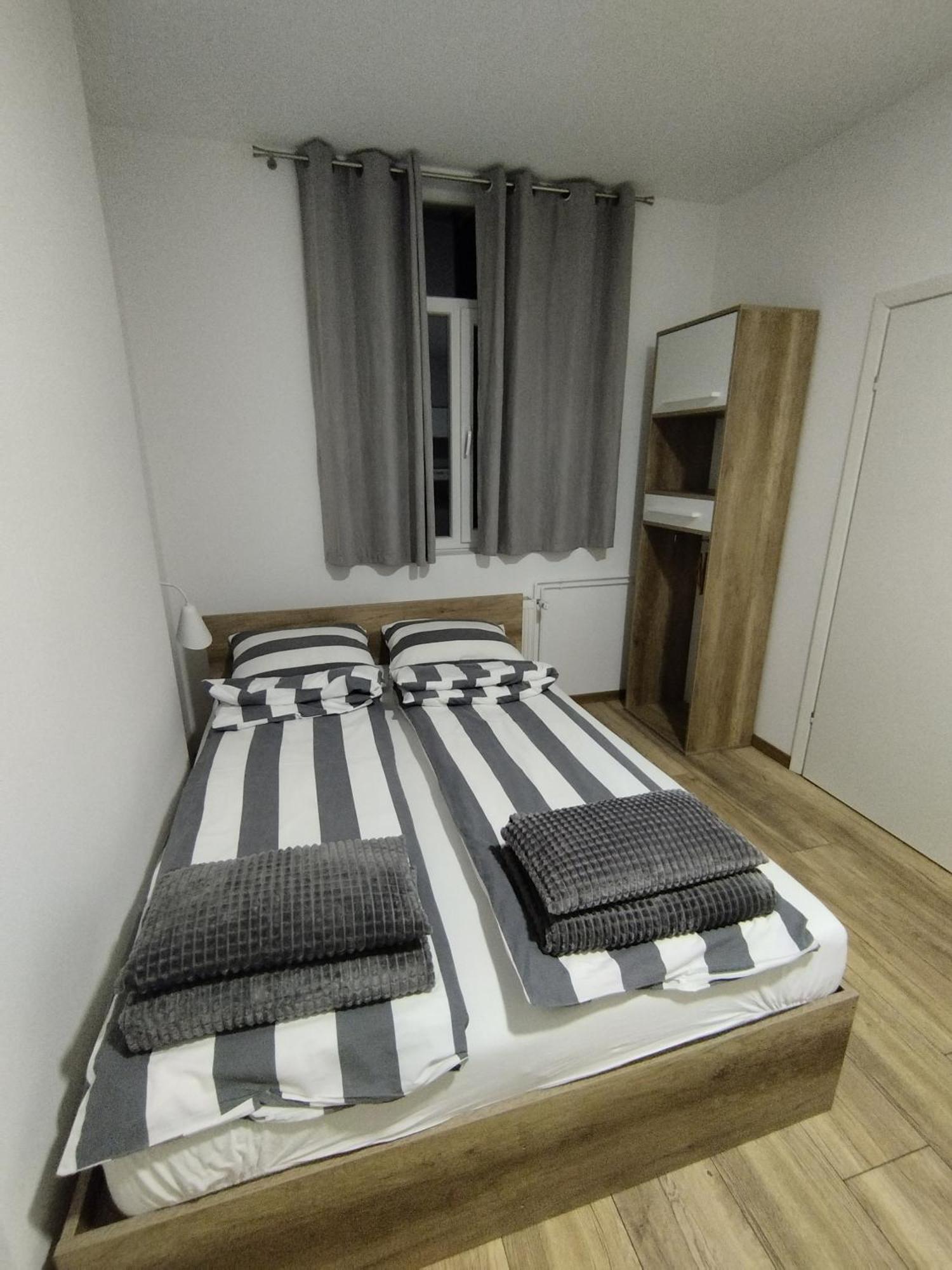 Apartmani Exit Pale Luaran gambar