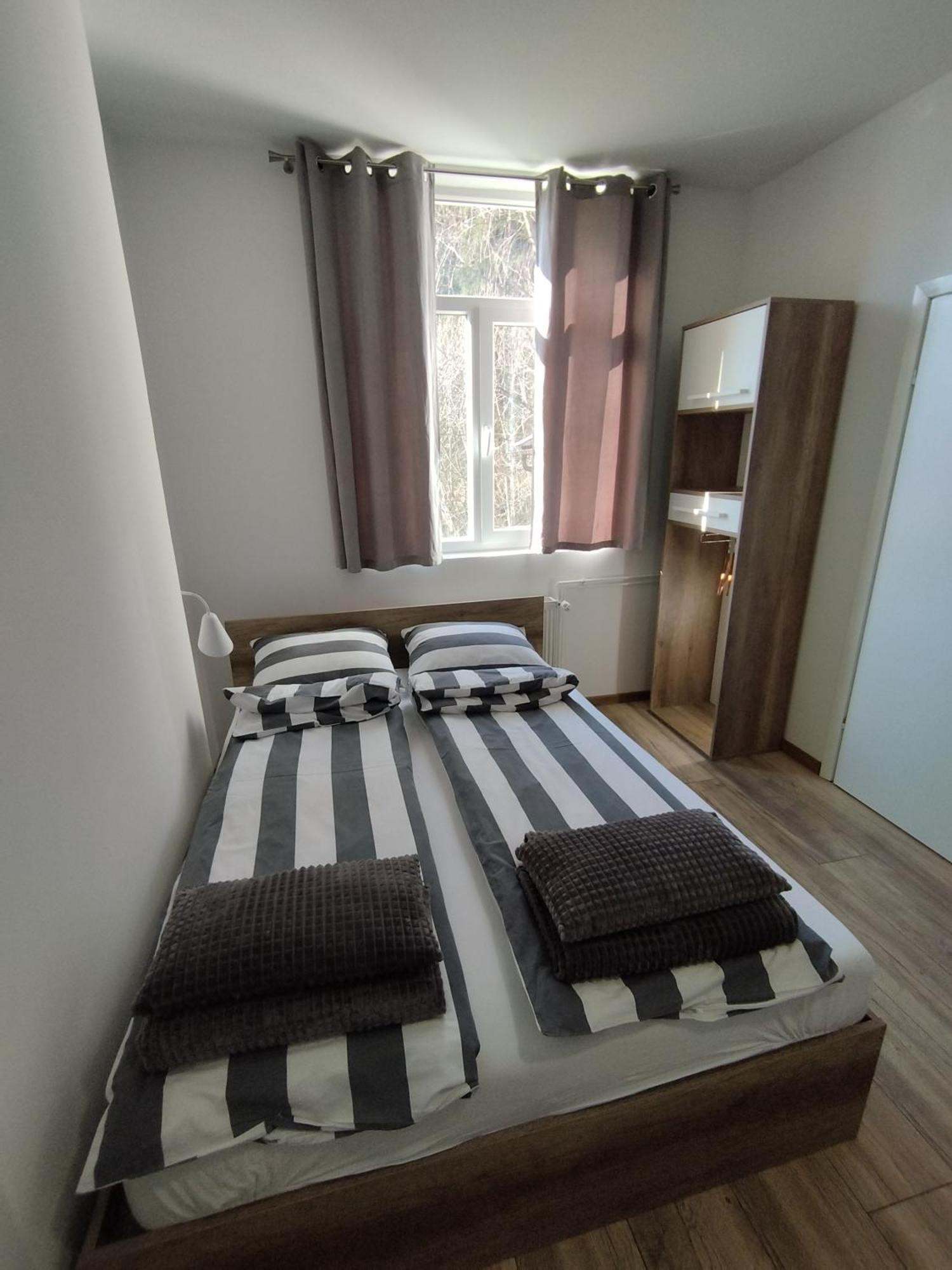 Apartmani Exit Pale Luaran gambar