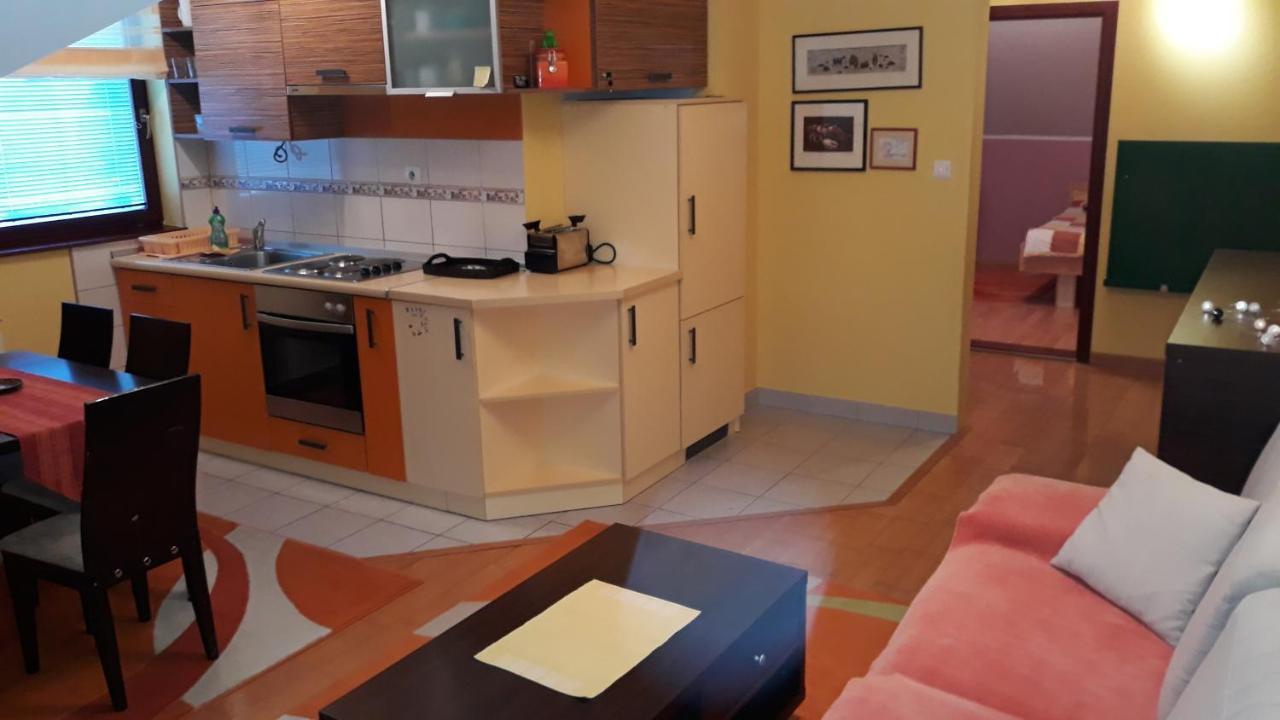 Apartmani Exit Pale Luaran gambar