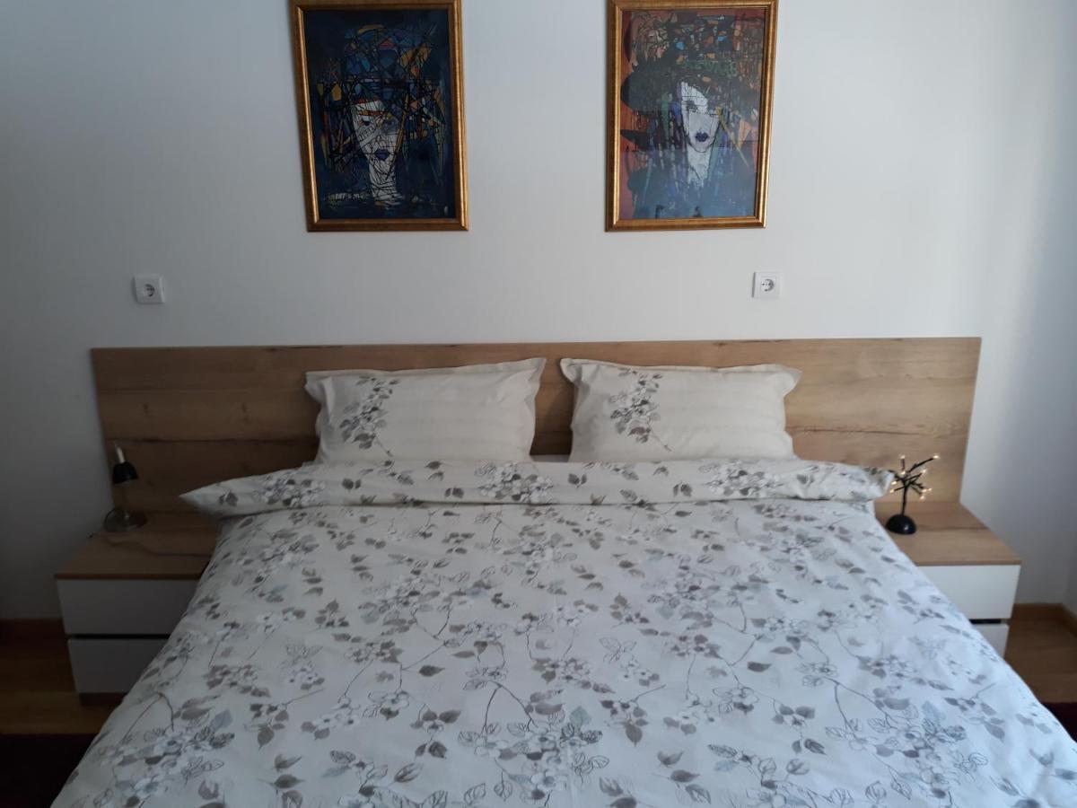 Apartmani Exit Pale Luaran gambar