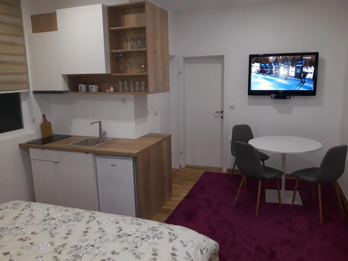 Apartmani Exit Pale Luaran gambar