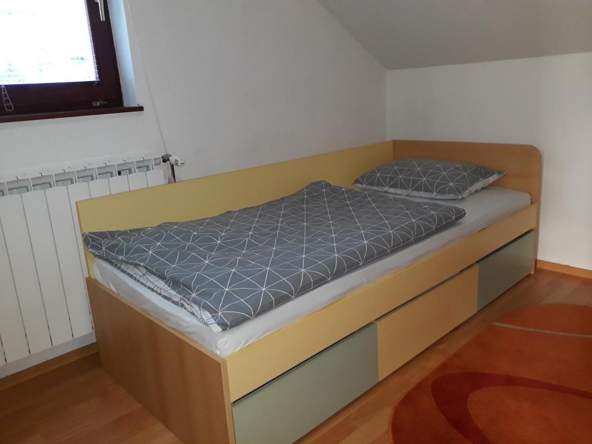 Apartmani Exit Pale Luaran gambar